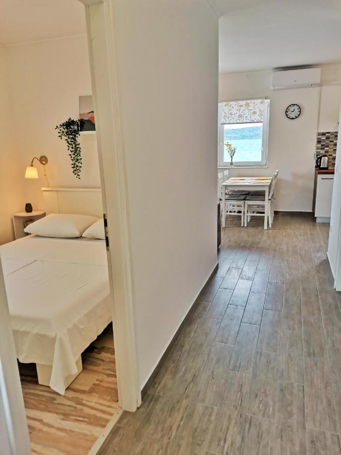 Apartment Roman Apartment *